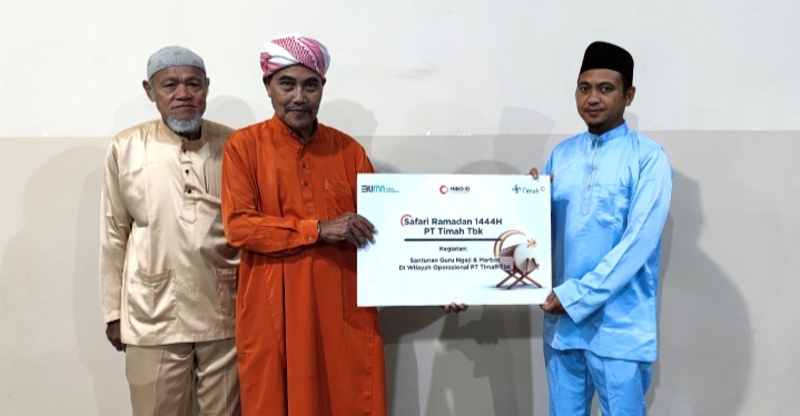 Kunker ke Pulau Kundur, Direksi dan Komisaris PT Timah Tbk Serahkan Santunan ke Guru Ngaji dan Marbot.