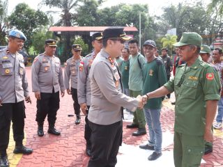Polres Karimun menggelar apel Sat Linmas, dalam rangka persiapan pengamanan Pemilu serentak tahun 2024 di wilayah hukum Polres Karimun.