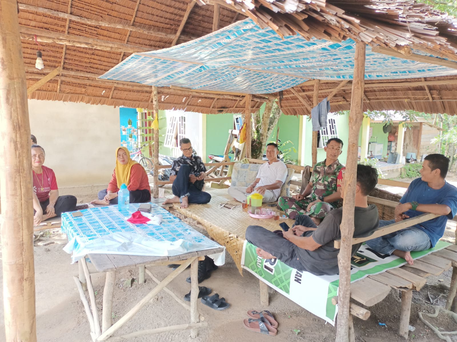 Babinsa Desa Penarah Himbau Warga Cegah Karhutla