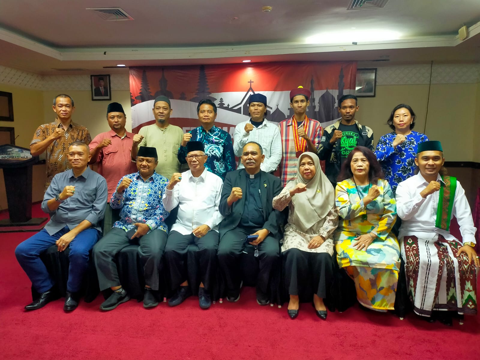 Majelis Dzikir Ngaji Urip Nusantara menggelar doa bersama lintas agama di Gedung Pusat Informasi Haji (PIH) Batam Centre.