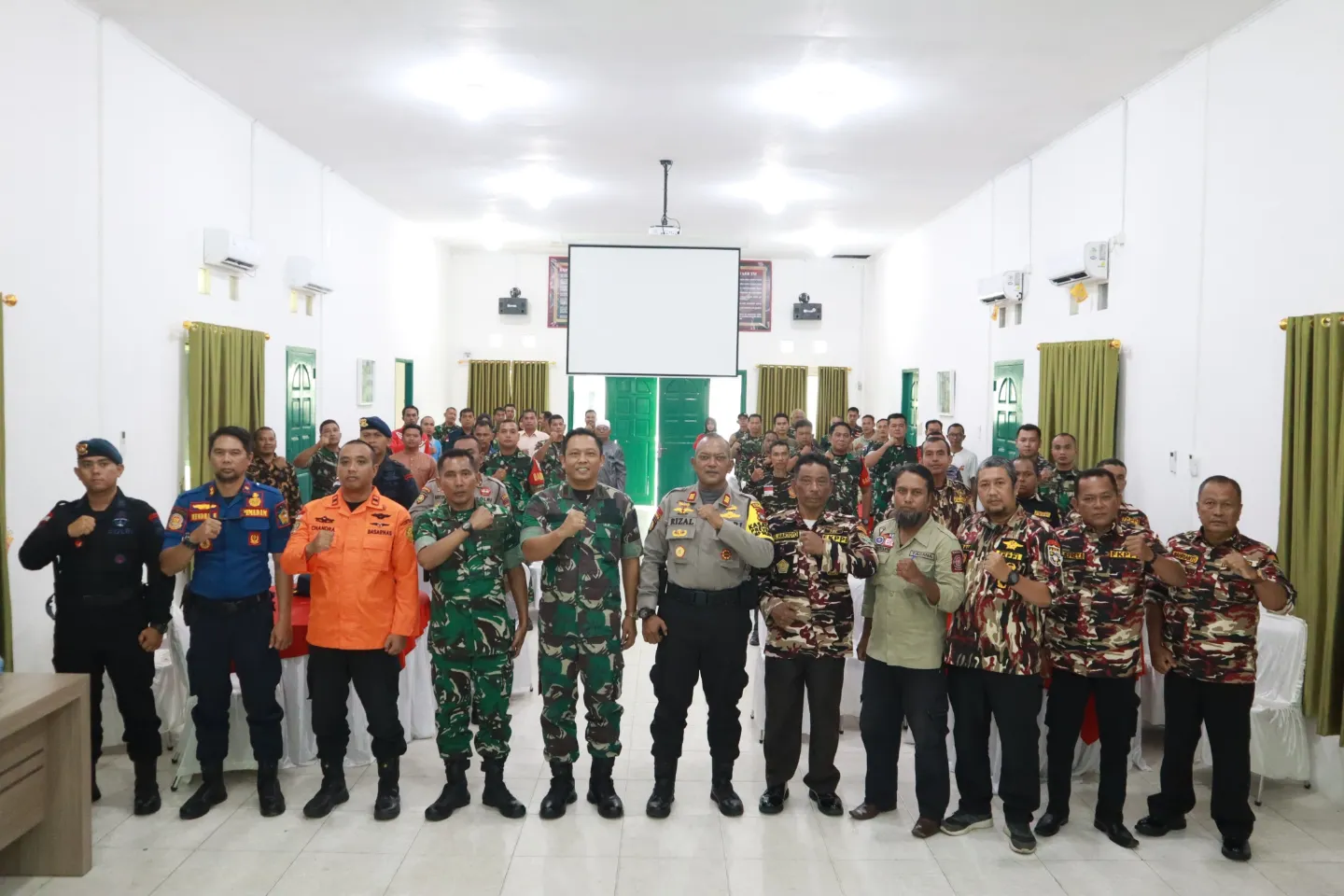 Letkol Inf Ida Bagus Putu Mudita membuka sosialisasi Bhakti TNI Tanggap Bencana di wilayah Kodim 0317/TBK.