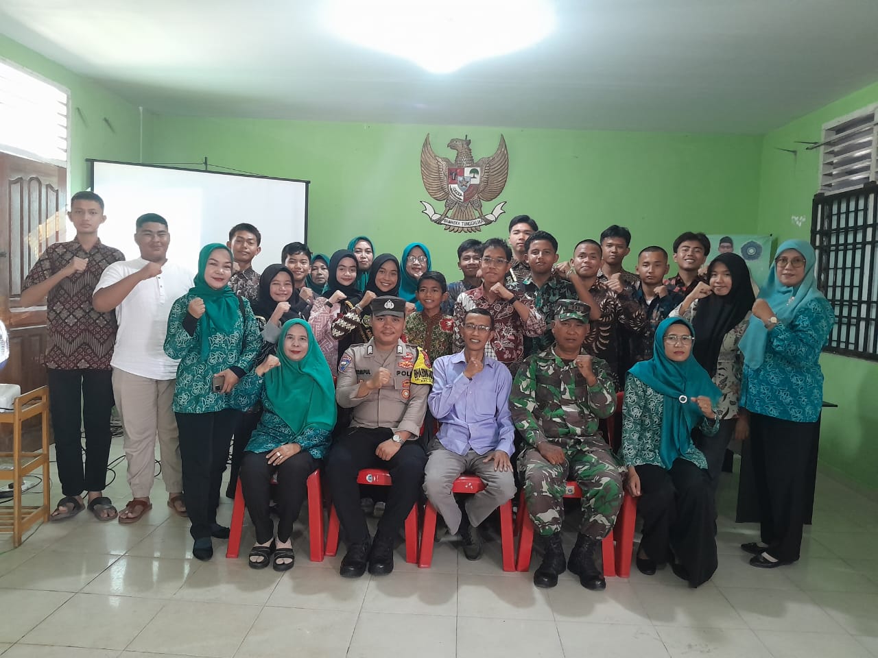 Danramil 03/Kundur, Kapten Cpl Eka S. Nasution menghadiri acara Pengamalan Butir-Butir Pancasila dan Pembinaan Kesadaran Bela Negara.