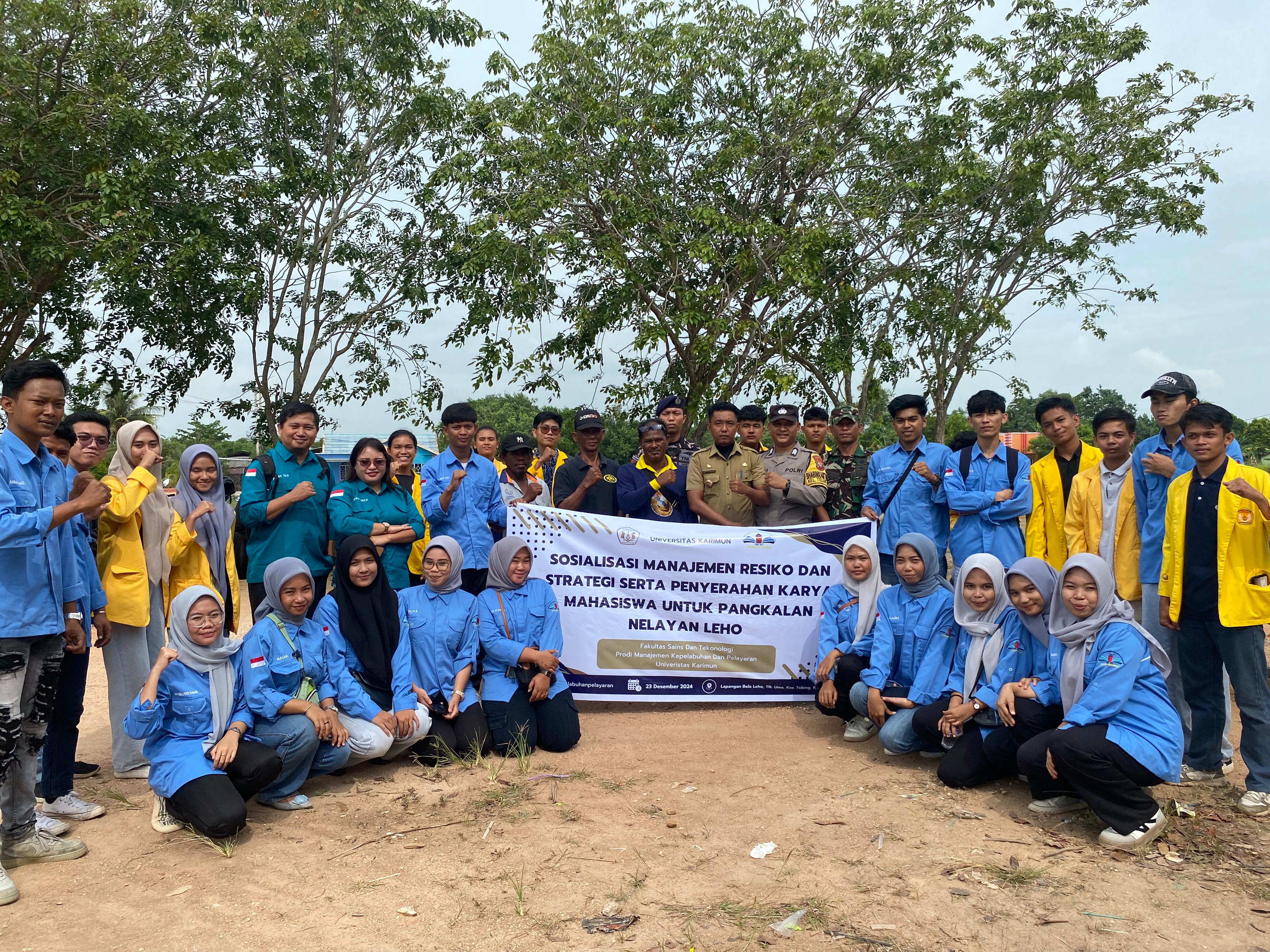 Babinsa Kelurahan Teluk Uma, Sertu Poltak HM Manurung hadiri acara Sosialisasi Manajemen Risiko dan Strategi serta Penyerahan Karya Mahasiswa.