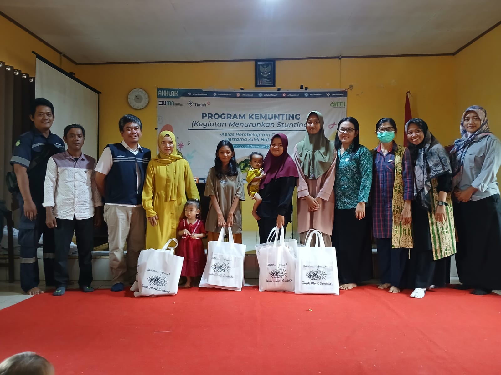PT Timah melalui kegiatan menurunkan stunting (Kemunting) ikut melaksanakan kegiatan pencegahan dan penanganan stunting.