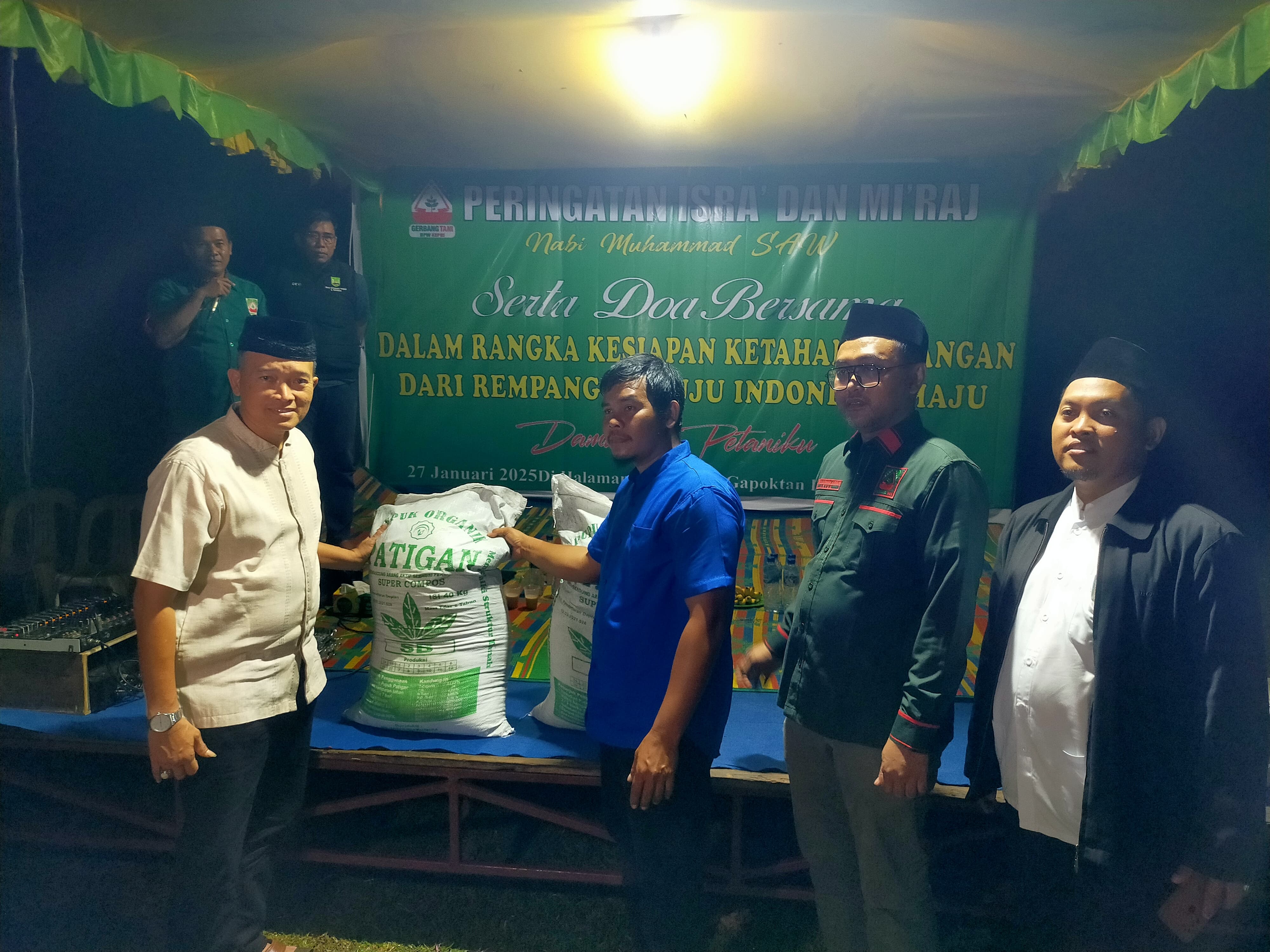 Gabungan kelompok tani (Gapoktan) DPW Gerbang Tani Kepri, menggelar silaturahmi bersama para anggota kelompok tani, Senin (27/1/2025).
