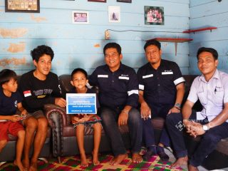 PT Timah Serahkan Bantuan untuk Warga Bangka Selatan