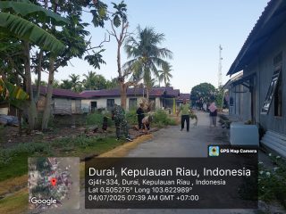 Babinsa Koramil 02/Moro Ajak Warga Gotong Royong di Desa Telaga Tujuh