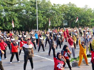 Kasdim 0317/TBK Hadiri Olahraga Bersama Polres Karimun dalam Rangka Memeriahkan HUT ke-80 RI