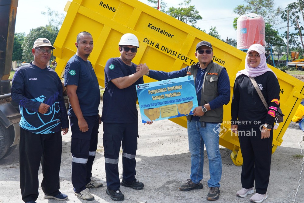 Bantu Penanganan Sampah, PT Timah Dukung Perbaikan Kontainer Sampah di Kabupaten Bangka.