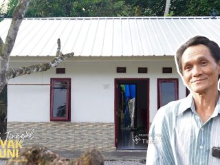 PT Timah Serahkan Tiga Rumah Layak Huni untuk Warga Lingkar Tambang