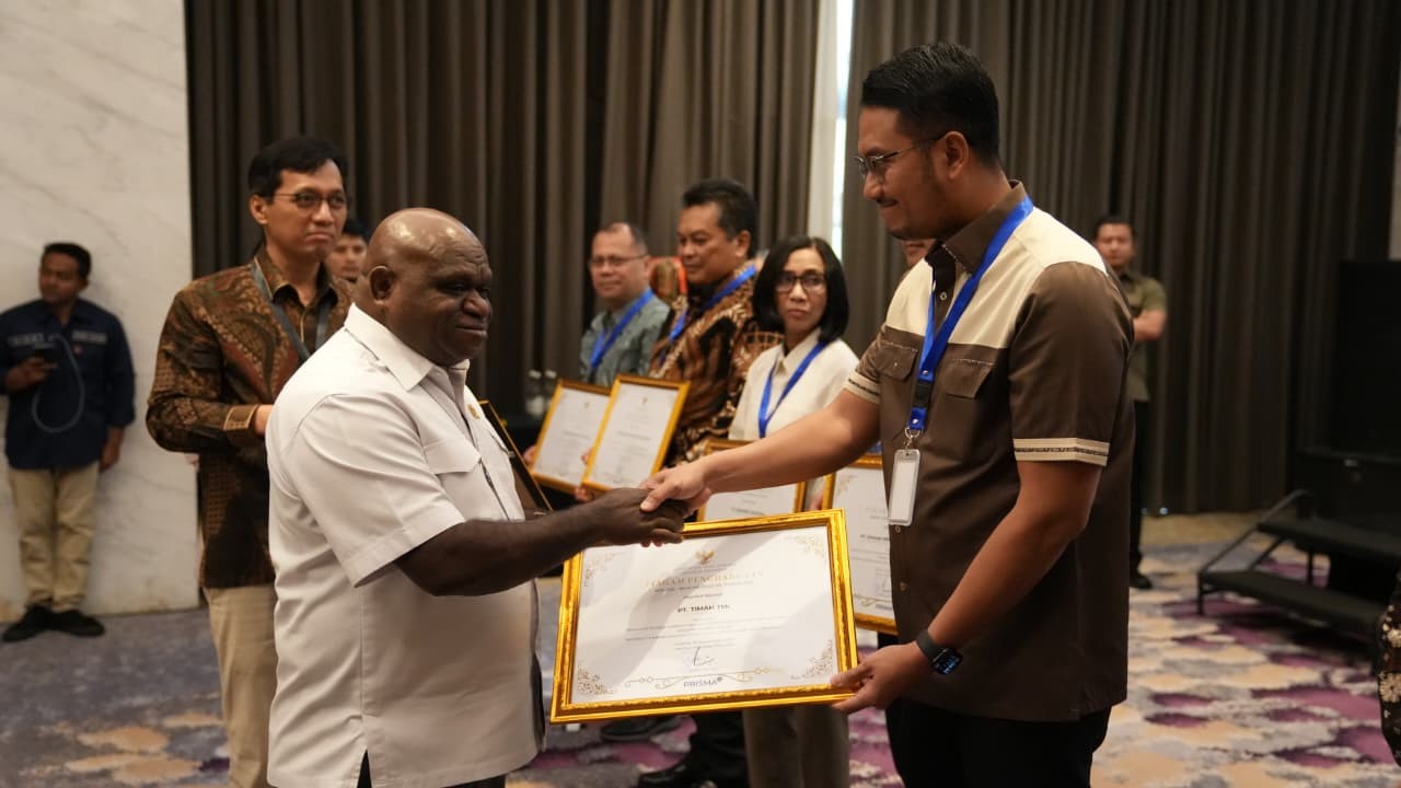 PT Timah Terima Penghargaan PRISMA dari Menteri HAM.