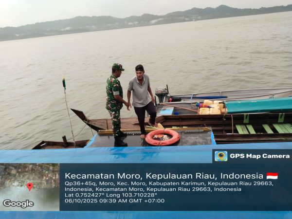 Babinsa Moro Ajak Nelayan Waspadai Cuaca Ekstrem Saat Menyeberang Antar Pulau