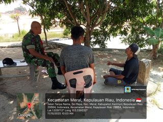 Babinsa Desa Pangke Jalin Komsos dengan Ketua Pemuda, Wujudkan Kekompakan dan Keakraban di Wilayah Binaan