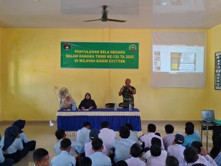 Kodim 0317/TBK Berikan Wawasan Kebangsaan dan Penyuluhan Bela Negara di SMPN 2 Buru