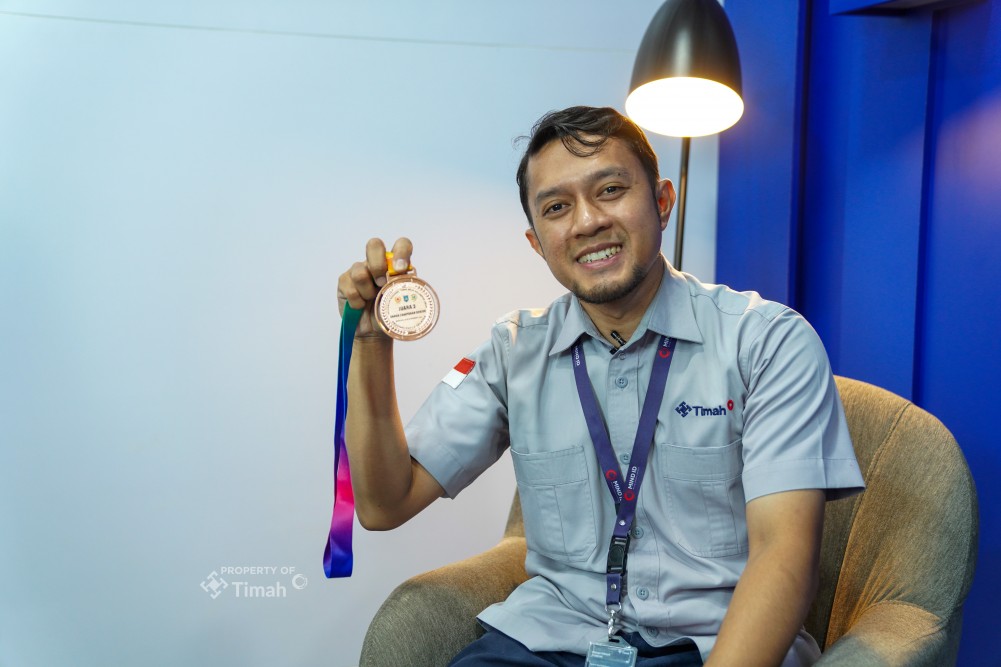 Waisya Hidayat, karyawan Divisi Human Capital PT Timah