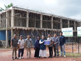 PT TIMAH Tbk secara berkelanjutan memberikan bantuan bagi pondok pesantren di wilayah operasional perusahaan.