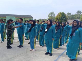 Koptu Suhermansyah Menjadi Pemateri Kegiatan Bela Negara dan PBB di Sekolah MAN KARIMUN