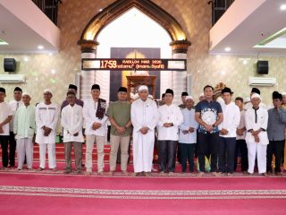 DANDIM 0317/TBK HADIRI SAFARI RAMADHAN DAN BUKA BERBAGI DI MASJID DARUL JANNAH
