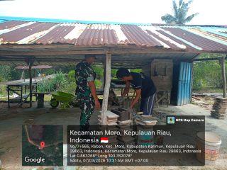 PRAKA IRVAN JALIN SILATURAHMI DENGAN PENCETAK BATU BATA