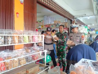 KORAMIL 03/KUNDUR DAMPINGI PENGAWASAN TOKO/MINI MARKET JELANG IDUL FITRI