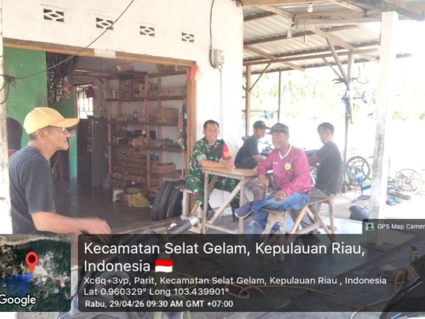 Babinsa Parit Gencarkan Edukasi Warga Tangkal Hoaks Medsos