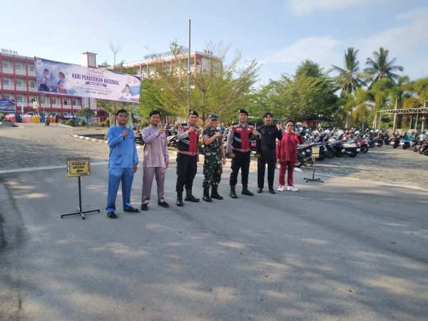 Babinsa Baran Barat Kawal Hardiknas, Kegiatan Siswa Berjalan Aman