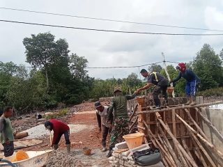 Penimbunan Pondasi Jembatan Sungai Mata Tiga Dipercepat