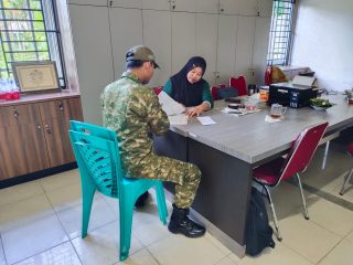 Babinsa Sungai Sebesi Data Warga, Percepat Tertib Administrasi