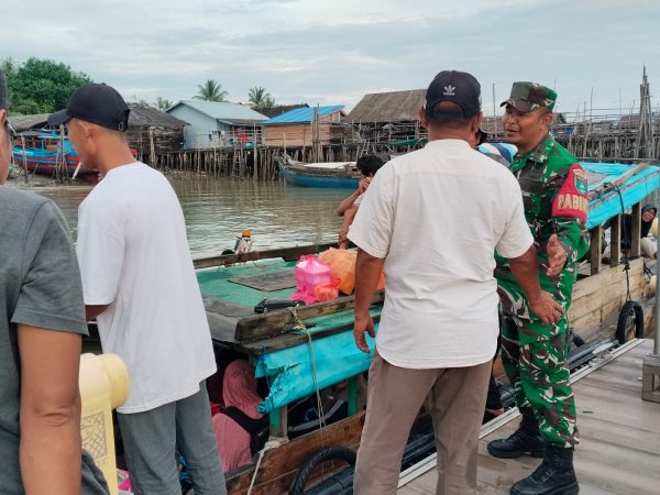 Babinsa Durai Ingatkan Tekong Pompong Waspada Lonjakan Penumpang