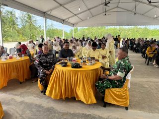 Babinsa Hadiri Pelepasan Siswa SMPN 1 Buru, Berlangsung Meriah