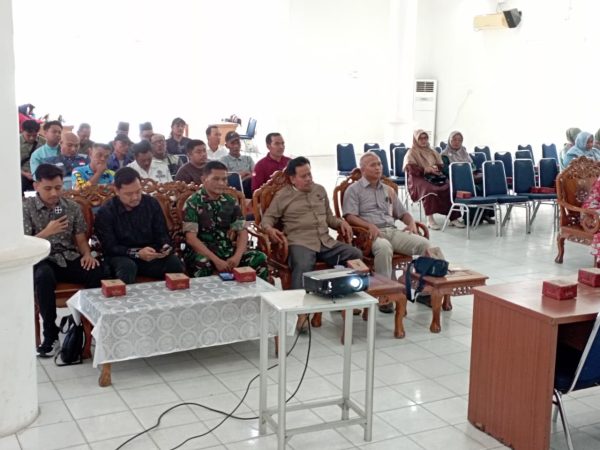 Babinsa Kundur Kawal Persiapan HUT Ke-81 RI Libatkan Lintas Sektor