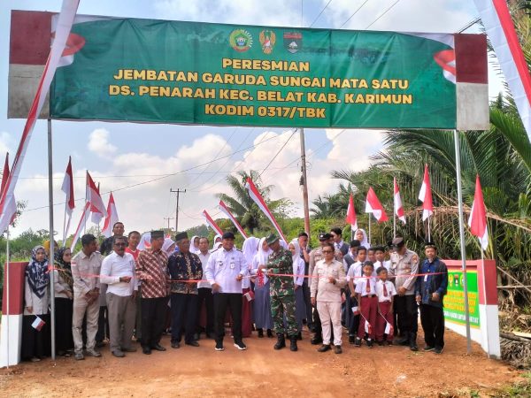 Danramil 03/Kundur Hadiri Peresmian Jembatan ARMCO di Belat