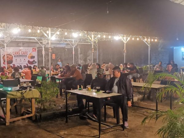 Koramil 03/Kundur Perkuat Kedekatan Warga Lewat Nobar Piala Dunia