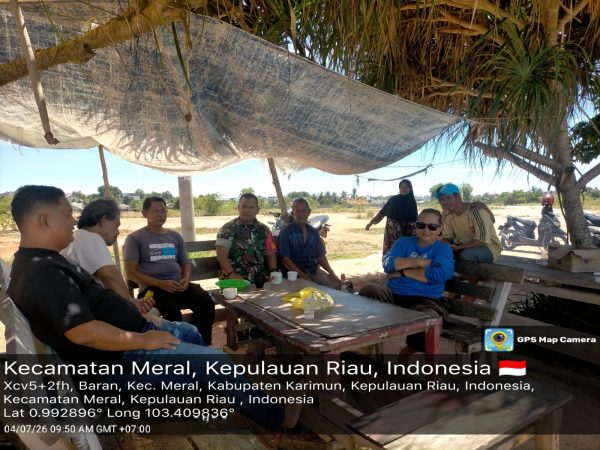 Babinsa Baran Timur Perkuat Bela Negara Lewat Komsos Bersama Warga
