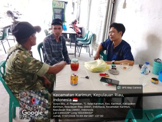 Babinsa Teluk Air Perkuat Kamtibmas Lewat Komsos Bersama Warga