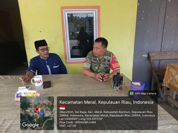 Babinsa Sebele Perkuat Silaturahmi Warga Lewat Komsos di Belat
