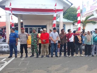 Gerak Jalan HUT RI di Moro, Babinsa Turun Pastikan Kegiatan Berjalan Aman