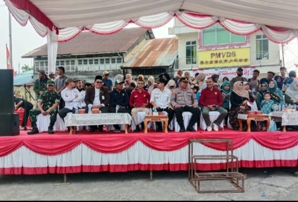 Sertu Faisal Kawal Karnaval HUT RI, Semangat Pelajar Penuhi Jalan Tanjung Batu