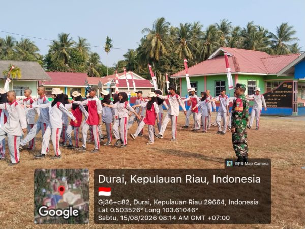 Pelda Erdianto Gembleng Paskibra SMA Negeri 1 Durai Jelang HUT RI